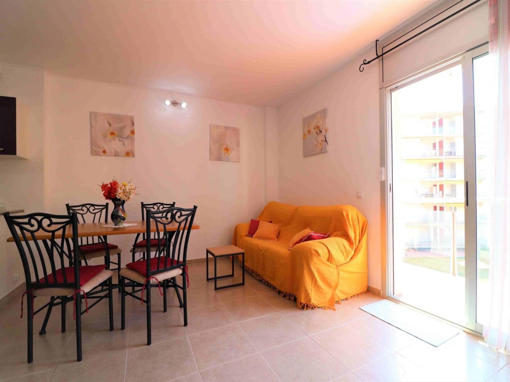Appartement Pretty With Balcony Roses